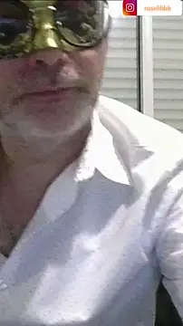 Snapshot of Rose_Libertine chatting on 09/28/25, 01:00 Rose Libertine online show from 09/28/25, 01:00