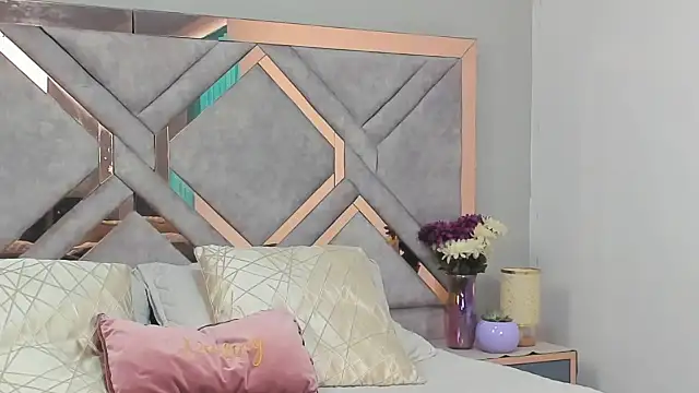 Victoriabecker online show from 01/22/25, 08:49