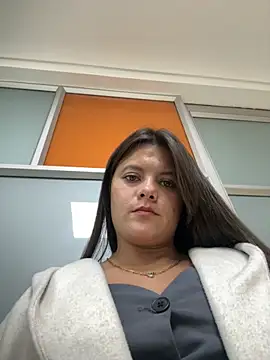 Victoriabecker online show from 11/12/25, 10:30