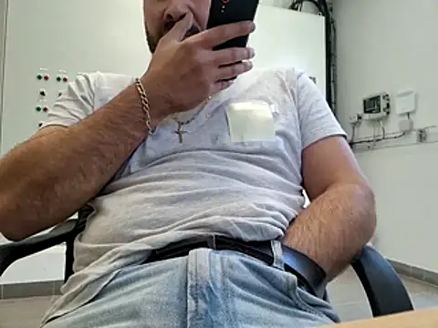 Leonormaldick online show from 11/04/25, 10:36