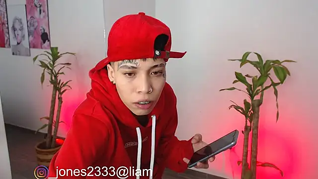 Jonesliam23 online show from 12/23/24, 07:20