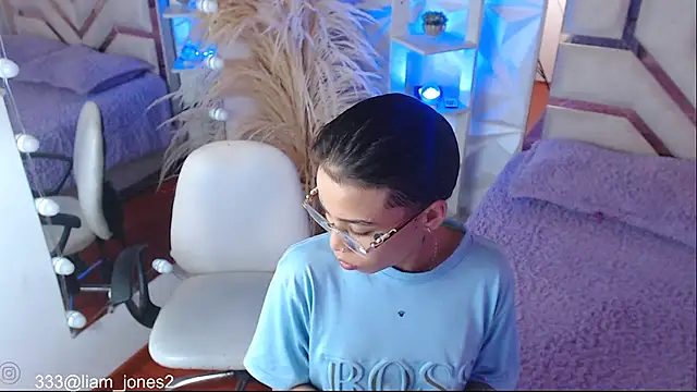 Jonesliam23 online show from 10/20/25, 07:14