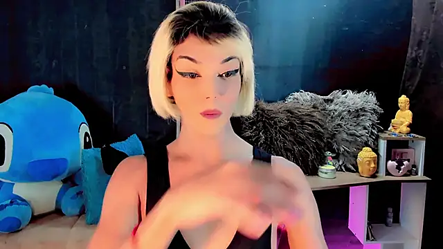 Snapshot of the-horus-girl chatting on 01/15/25, 12:19 the-horus-girl online show from 01/15/25, 12:19