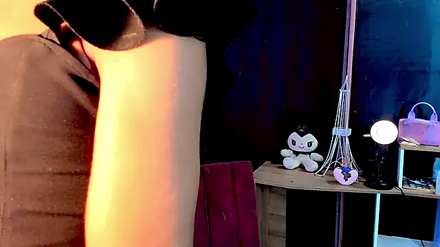 Snapshot of the-horus-girl chatting on 03/13/25, 12:48 the-horus-girl online show from 03/13/25, 12:48