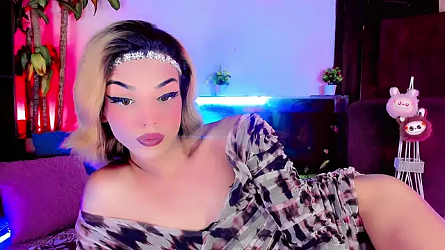 Snapshot of the-horus-girl chatting on 09/19/25, 07:32 the-horus-girl online show from 09/19/25, 07:32