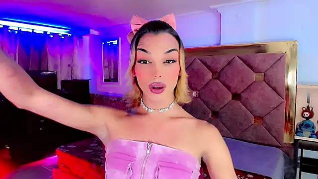 Snapshot of the-horus-girl chatting on 09/26/25, 06:45 the-horus-girl online show from 09/26/25, 06:45