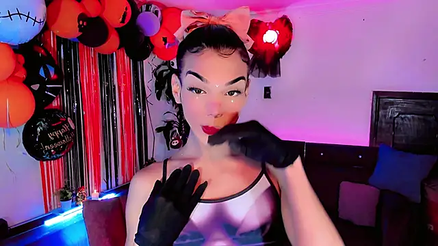 Snapshot of the-horus-girl chatting on 10/26/25, 05:24 the-horus-girl online show from 10/26/25, 05:24