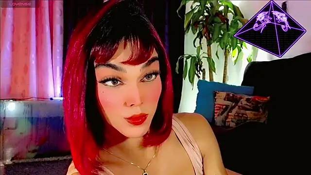 Snapshot of the-horus-girl chatting on 05/02/26, 01:21 the-horus-girl online show from 05/02/26, 01:21