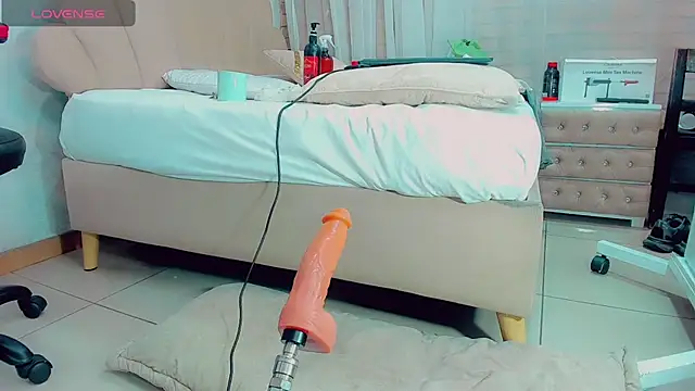 EmilyySaenz online show from 03/06/25, 04:38