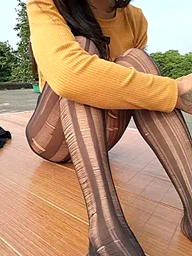 Snapshot of Linda_2k chatting on 12/25/24, 08:18 Linda 2k online show from 12/25/24, 08:18