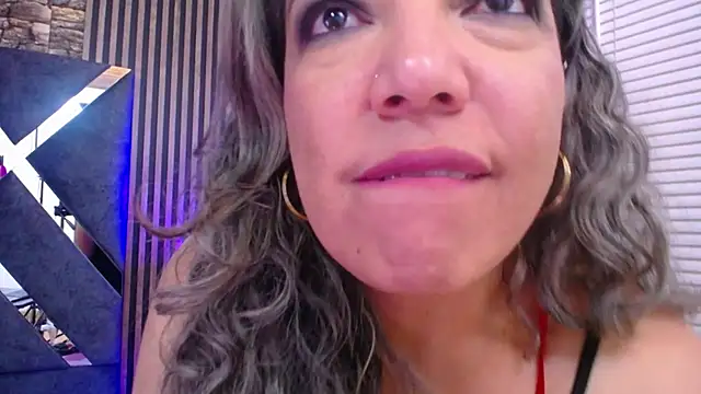 Snapshot of marie_hss chatting on 02/15/25, 12:04 marie hss online show from 02/15/25, 12:04