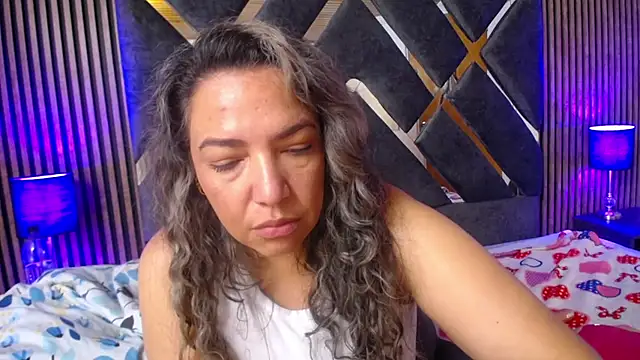 Snapshot of marie_hss chatting on 03/08/25, 04:06 marie hss online show from 03/08/25, 04:06