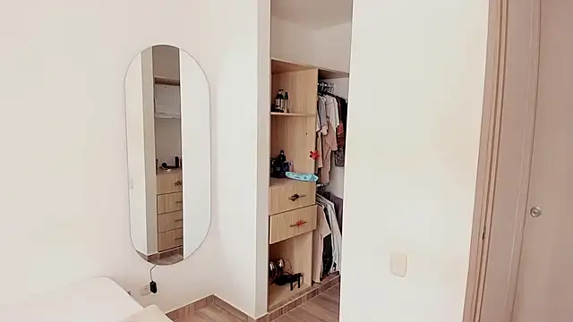 rose scottt online show from 11/11/25, 05:13