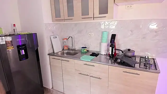 Snapshot of rose_scottt chatting on 03/15/26, 06:14 rose scottt online show from 03/15/26, 06:14