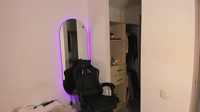 Snapshot of rose_scottt chatting on 04/18/26, 11:16 rose scottt online show from 04/18/26, 11:16