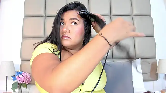 DojaAissha online show from 12/05/25, 07:32