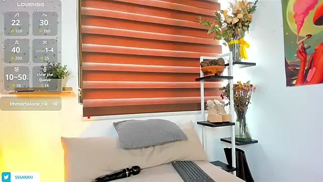 Snapshot of Saraycum chatting on 11/16/25, 05:40 Saraycum online show from 11/16/25, 05:40