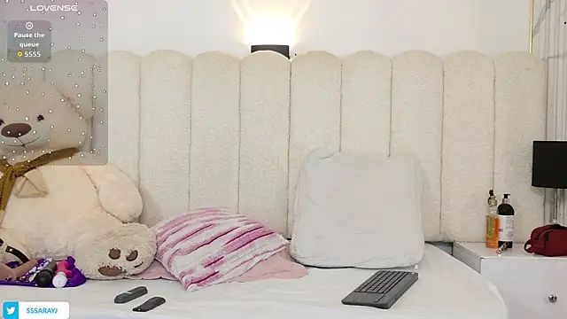 Snapshot of Saraycum chatting on 11/28/25, 07:16 Saraycum online show from 11/28/25, 07:16