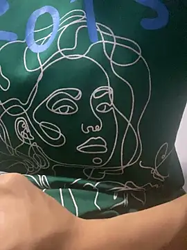 Snapshot of Vuvanne7 chatting on 09/24/25, 12:19 Vuvanne7 online show from 09/24/25, 12:19