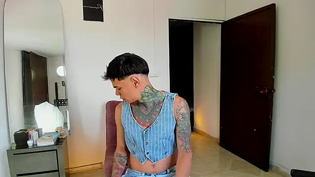 Jordyrodriiguez online show from 10/17/25, 04:53