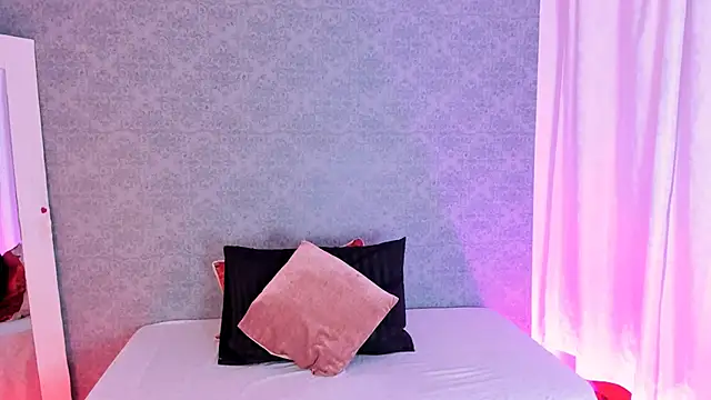 CatrinaRossi online show from 02/05/25, 08:46