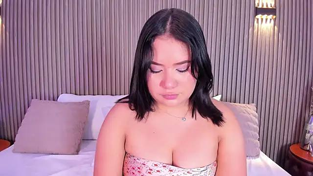 HannaKarson online show from 04/12/26, 04:06