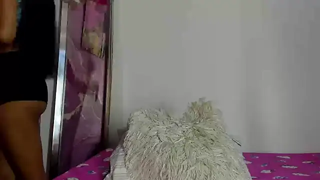 Snapshot of Prettygirl_012 chatting on 01/08/25, 02:14 Prettygirl 012 online show from 01/08/25, 02:14