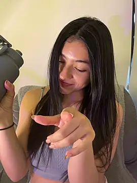 Snapshot of Liissa_cute_ chatting on 04/08/26, 06:30 Liissa cute online show from 04/08/26, 06:30