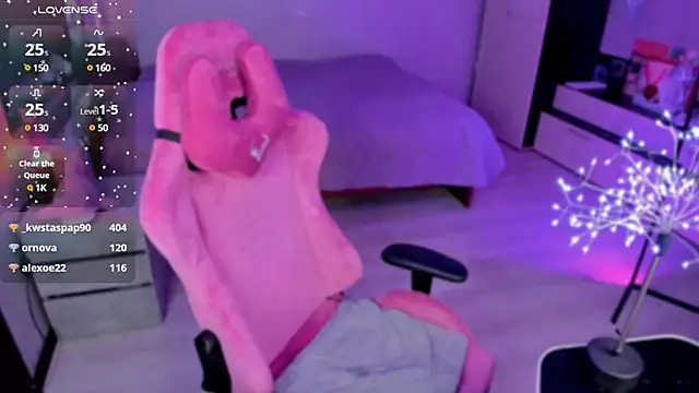 Snapshot of The_love_project chatting on 01/24/25, 11:45 The love project online show from 01/24/25, 11:45