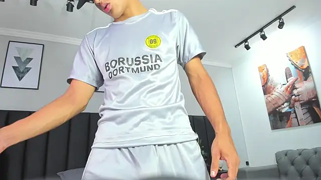 Snapshot of ANGEL_NICOLAS chatting on 01/12/25, 12:39 ANGEL NICOLAS online show from 01/12/25, 12:39