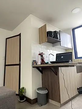 LauraCadwell online show from 12/22/24, 04:27