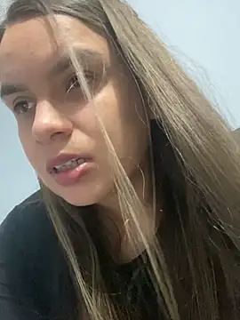 Snapshot of Nathaly00_ chatting on 11/27/25, 12:56 Nathaly00 online show from 11/27/25, 12:56