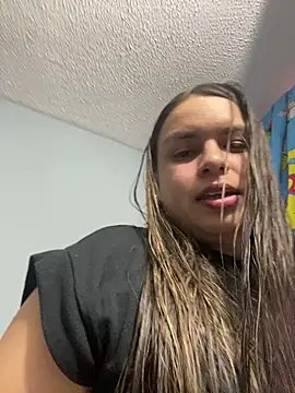 Snapshot of Nathaly00_ chatting on 12/14/25, 10:25 Nathaly00 online show from 12/14/25, 10:25