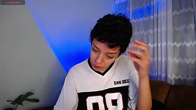 peyton golden1 online show from 12/05/24, 03:15