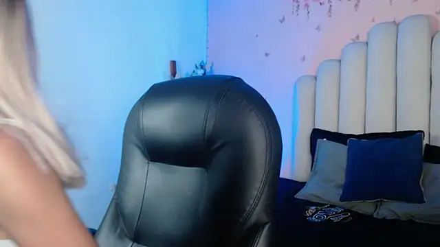 peyton golden1 online show from 09/28/25, 03:34