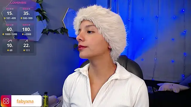 Snapshot of peyton_golden1 chatting on 11/02/25, 03:09 peyton golden1 online show from 11/02/25, 03:09