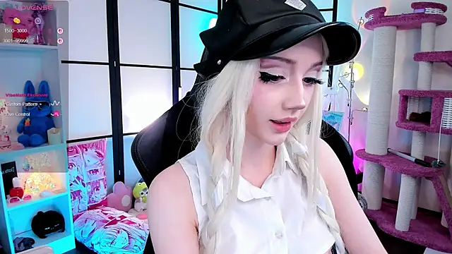 Snapshot of LilithLin chatting on 04/17/26, 07:06 LilithLin online show from 04/17/26, 07:06