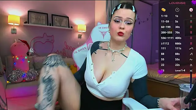 lisa moonlight online show from 12/16/24, 12:27