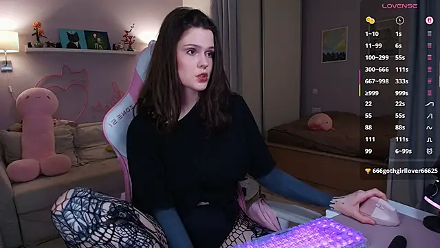 lisa moonlight online show from 10/14/25, 08:48