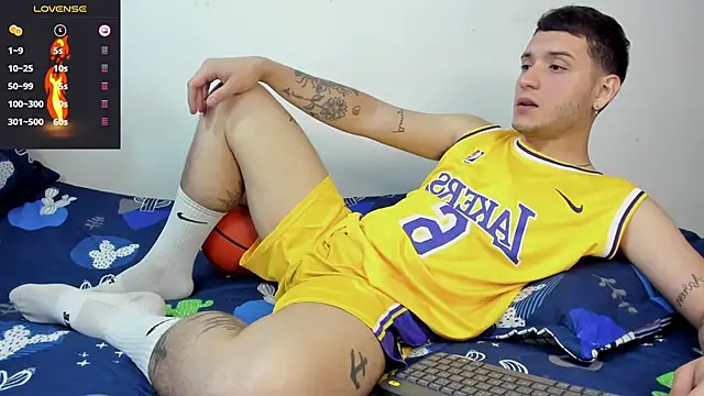 Noha white online show from 01/17/25, 04:47