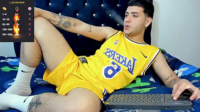 Snapshot of Noha_white chatting on 02/10/25, 09:15 Noha white online show from 02/10/25, 09:15