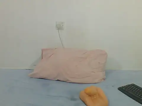 PrettyPrincess14 online show from 02/23/25, 08:06