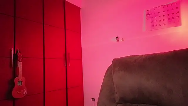 Snapshot of NEXT_DOOR_GIRL_ chatting on 12/17/25, 10:38 NEXT DOOR GIRL online show from 12/17/25, 10:38