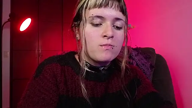 Snapshot of NEXT_DOOR_GIRL_ chatting on 02/05/26, 12:15 NEXT DOOR GIRL online show from 02/05/26, 12:15