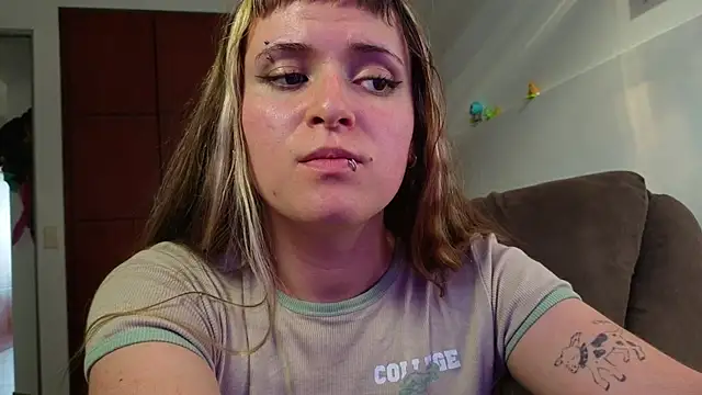 Snapshot of NEXT_DOOR_GIRL_ chatting on 02/21/26, 10:22 NEXT DOOR GIRL online show from 02/21/26, 10:22