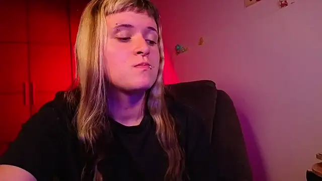 Snapshot of NEXT_DOOR_GIRL_ chatting on 03/04/26, 01:00 NEXT DOOR GIRL online show from 03/04/26, 01:00