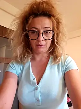 Selenna emma online show from 10/20/25, 02:39