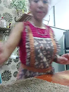 Snapshot of Yinzing_502 chatting on 03/05/25, 12:22 Yinzing 502 online show from 03/05/25, 12:22