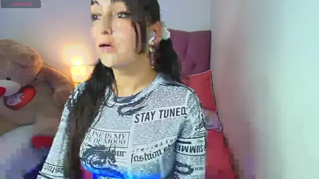 Snapshot of sofiasex99 chatting on 06/11/26, 12:32 sofiasex99 online show from 06/11/26, 12:32