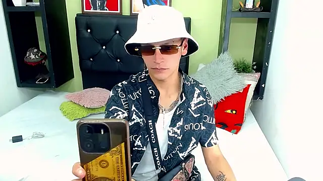 Snapshot of _snopyy_ chatting on 01/28/25, 07:53  snopyy  online show from 01/28/25, 07:53